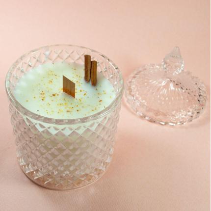 Κερί με άρωμα μελομακάρονο σε vintage φοντανιέρα